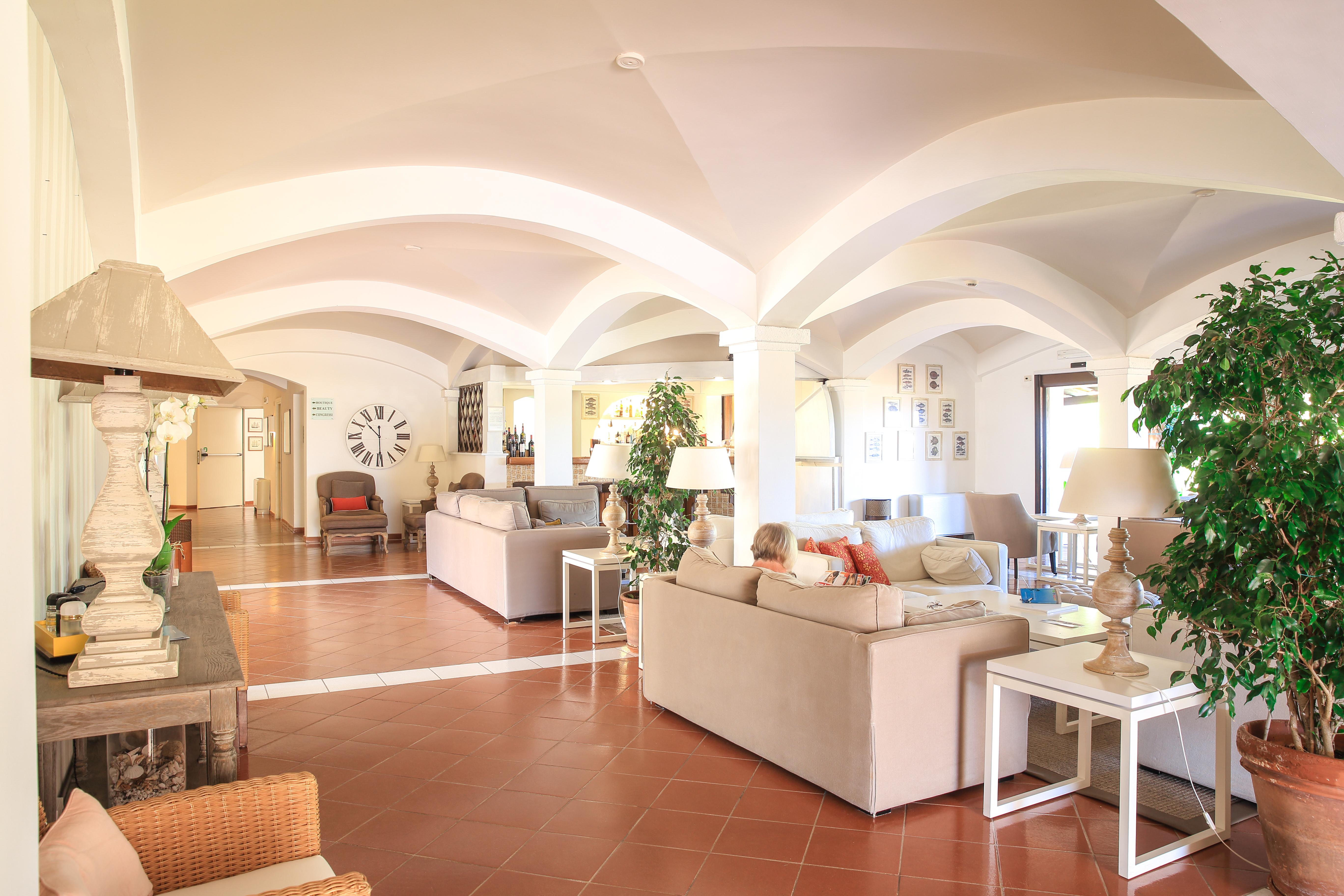 Hotel Le Ginestre Порто Черво Екстериор снимка